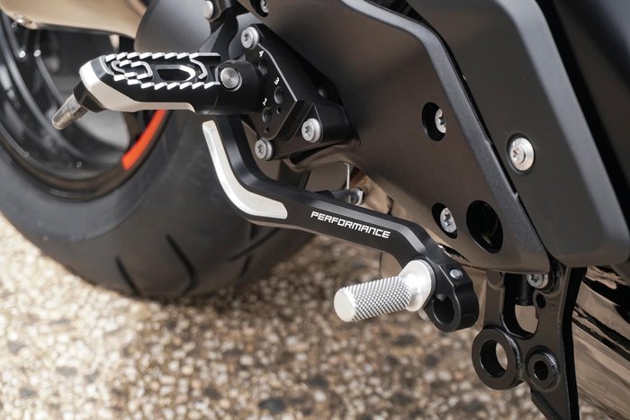 2025 BMW R 1300 R Performance