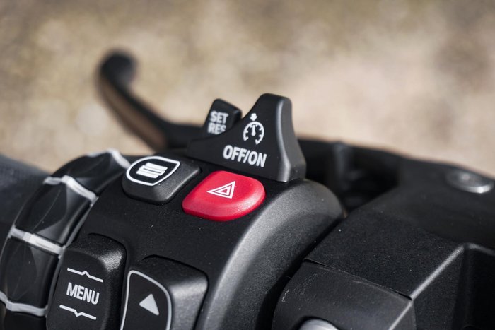 2025 BMW R 1300 R Performance