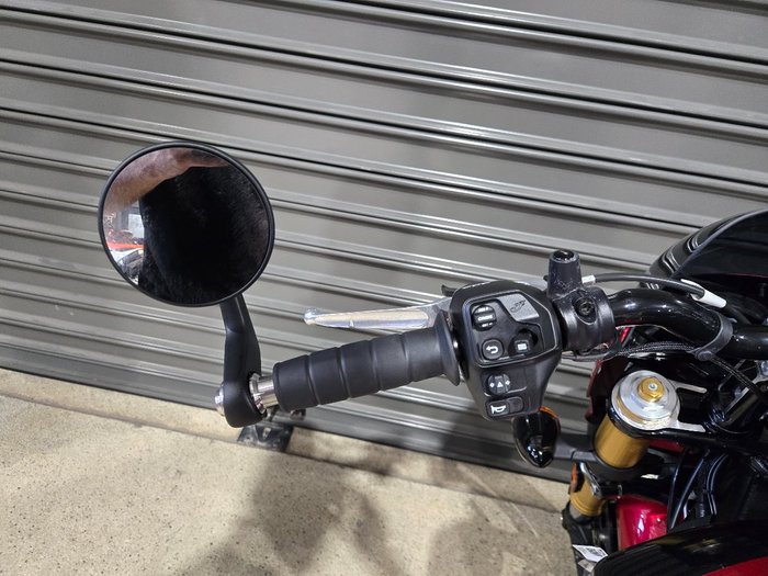 2025 INDIAN SCOUT 101 LIMITED SUNSET RED METALLIC