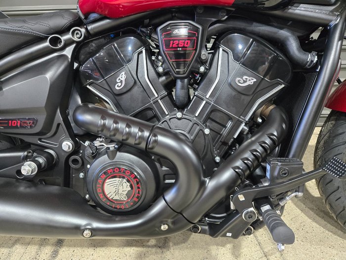 2025 INDIAN SCOUT 101 LIMITED SUNSET RED METALLIC