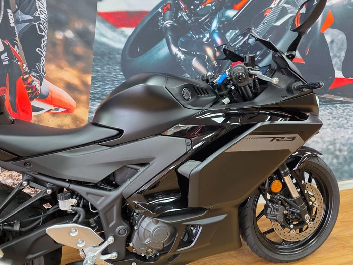 2025 Yamaha YZF-R3 Black