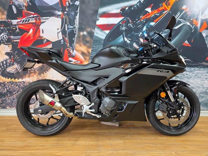 2025 Yamaha YZF-R3 Black