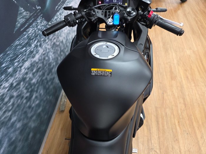 2025 Yamaha YZF-R3 Black
