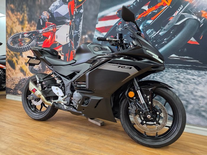 2025 Yamaha YZF-R3 Black