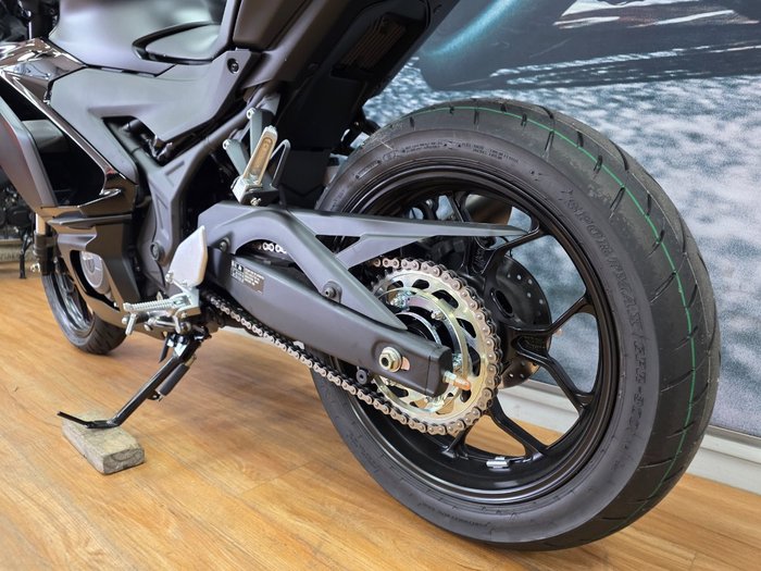 2025 Yamaha YZF-R3 Black