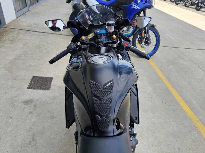 2023 Yamaha YZF-R7LA Black