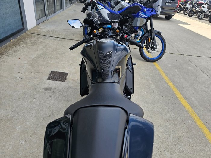 2023 Yamaha YZF-R7LA Black