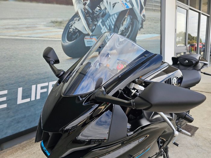 2023 Yamaha YZF-R7LA Black