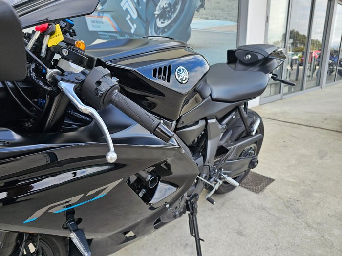 2023 Yamaha YZF-R7LA Black