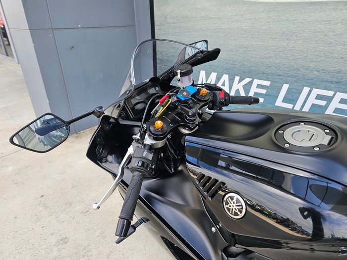 2023 Yamaha YZF-R7LA Black