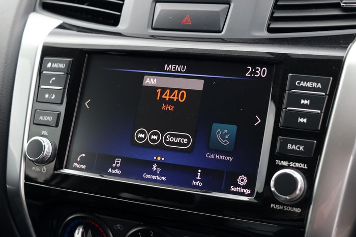 2021 Nissan Navara SL