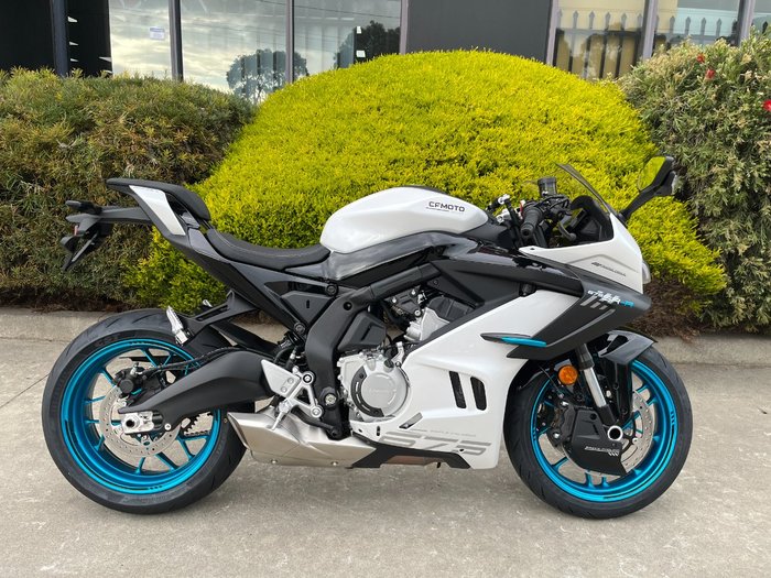 2025 CFMOTO 2025 CF Moto 650CC 675SR-R ABS NEBULA WHITE