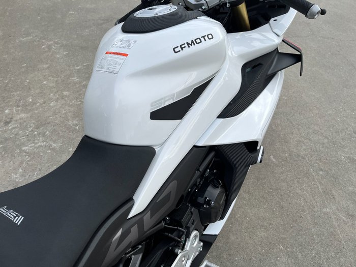 2025 CFMOTO 450 SR ABS NEBULA WHITE