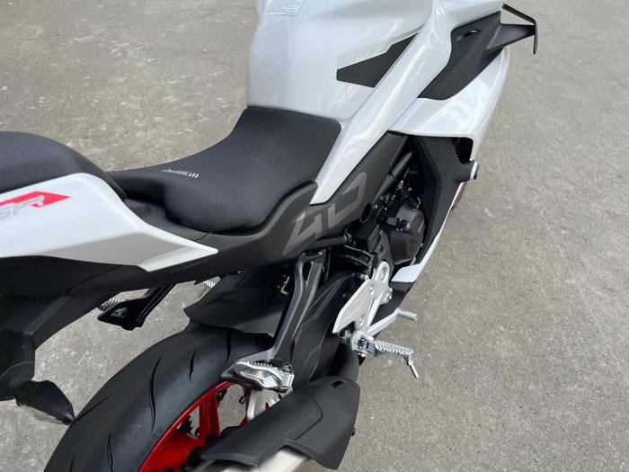 2025 CFMOTO 450 SR ABS NEBULA WHITE