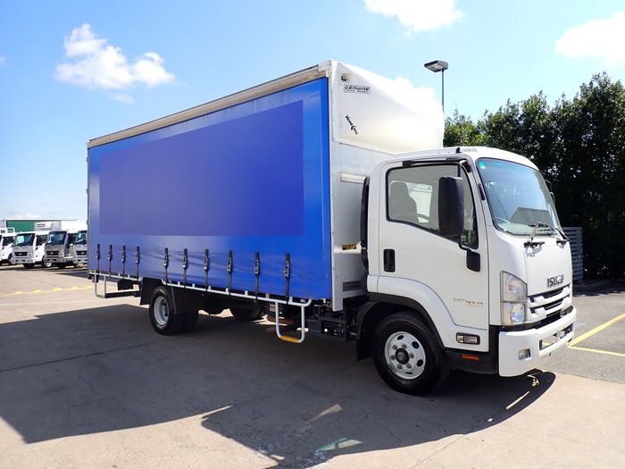 2017 ISUZU FRR 107-210 WHITE