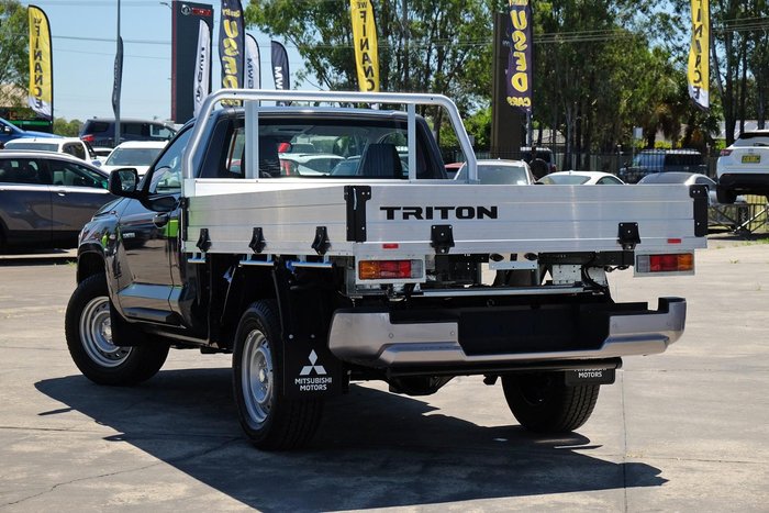 2025 Mitsubishi Triton GLX