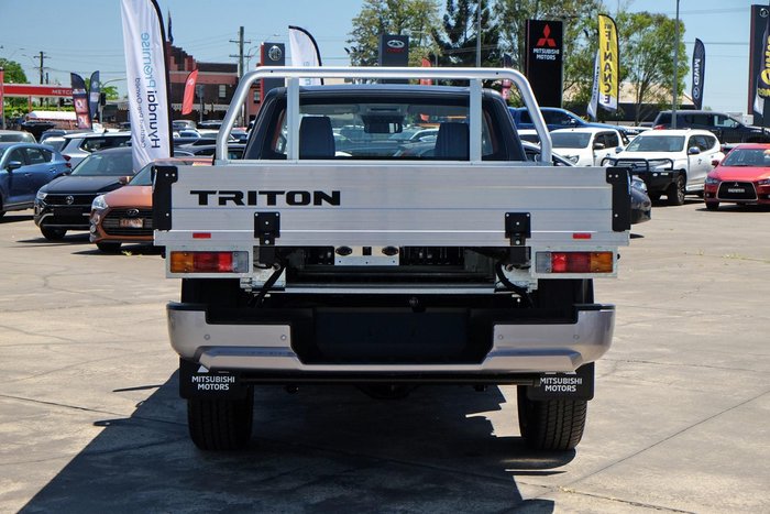 2025 Mitsubishi Triton GLX