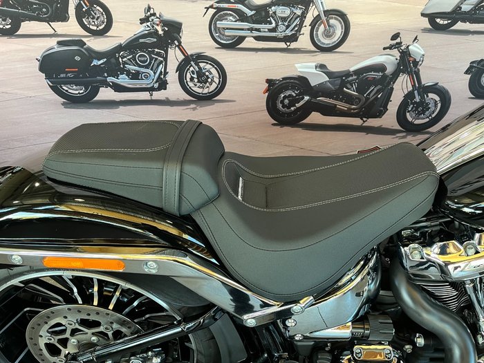 2023 Harley-davidson FXBR BREAKOUT (117) Vivid Black