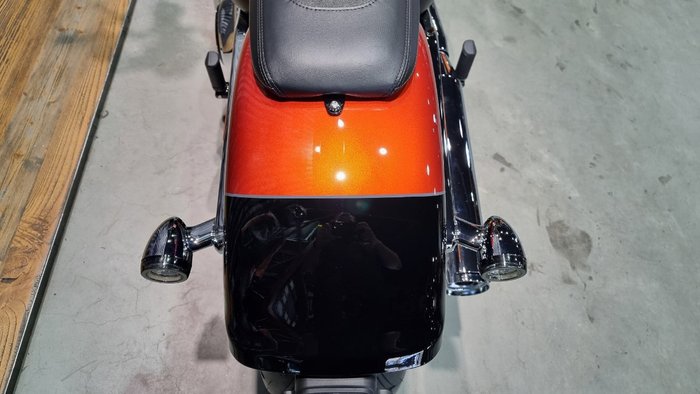 2025 Harley-davidson FLFB FAT BOY (117) Whisky Fire/ Black