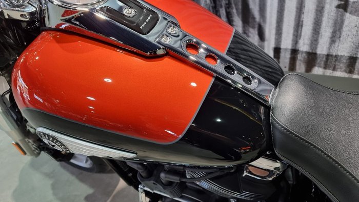 2025 Harley-davidson FLFB FAT BOY (117) Whisky Fire/ Black