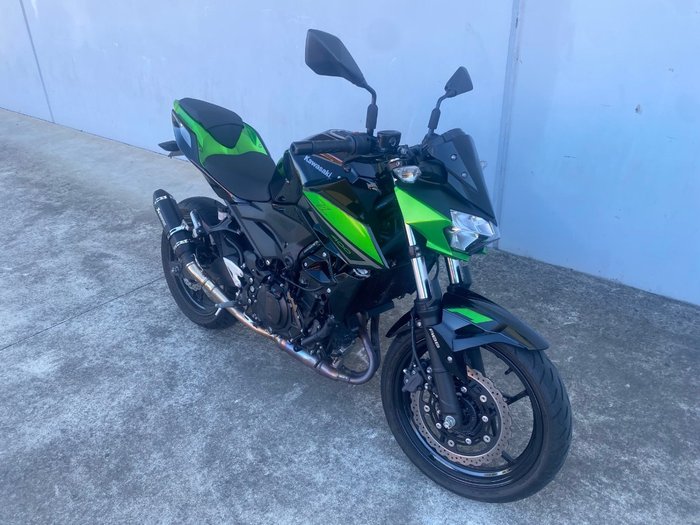 2021 Kawasaki Z400 Green