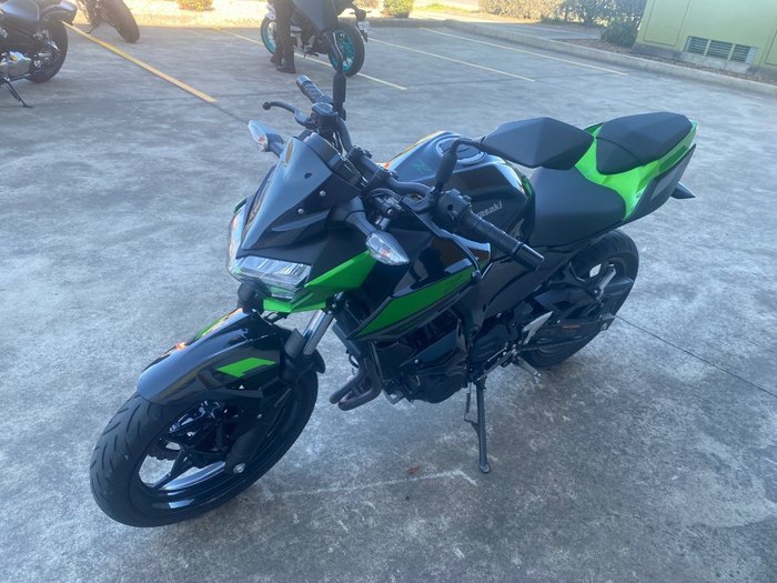 2021 Kawasaki Z400 Green