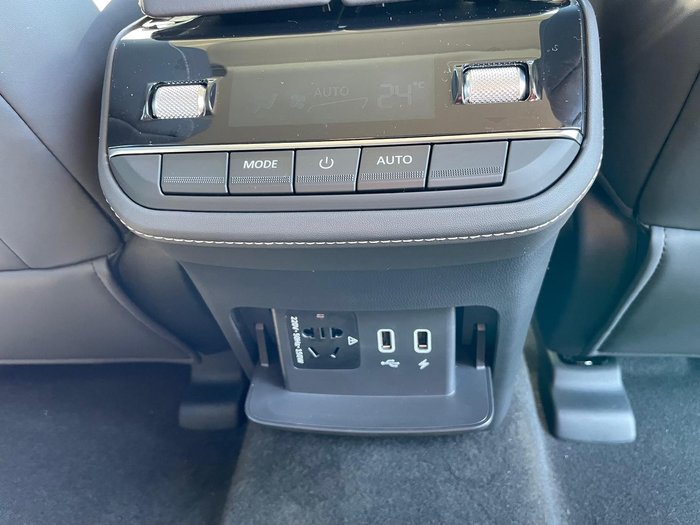 2025 LDV D90 Executive