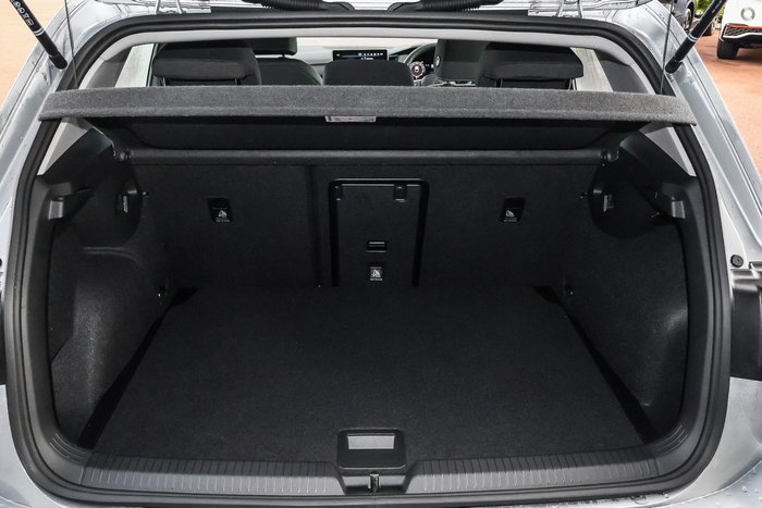 2025 Volkswagen Golf 110TSI Life 8.5 MY25 Oyster Silver