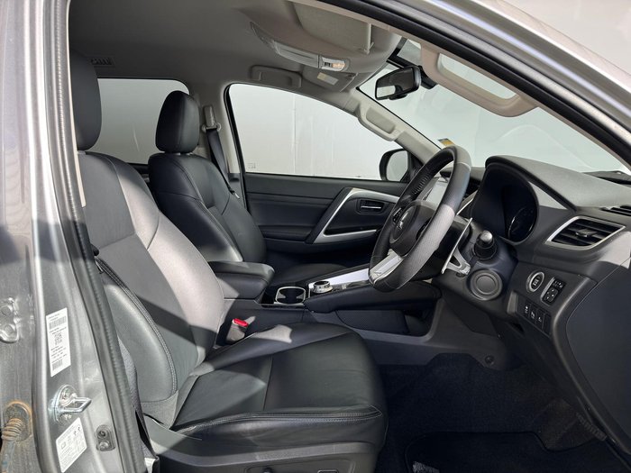 2024 Mitsubishi Pajero Sport GLS