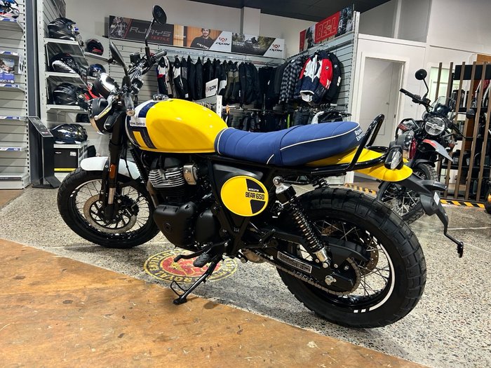 2025 Royal Enfield 2025 ROYAL ENFIELD 650CC INTERCEPTOR BEAR 650 WILD HONEY