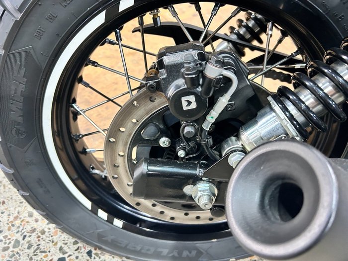 2025 Royal Enfield 2025 ROYAL ENFIELD 650CC INTERCEPTOR BEAR 650 WILD HONEY