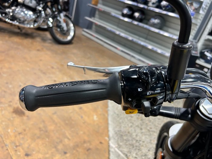 2025 Royal Enfield 2025 ROYAL ENFIELD 650CC INTERCEPTOR BEAR 650 WILD HONEY