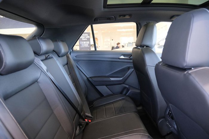 2025 Volkswagen T-Roc 140TSI R-Line