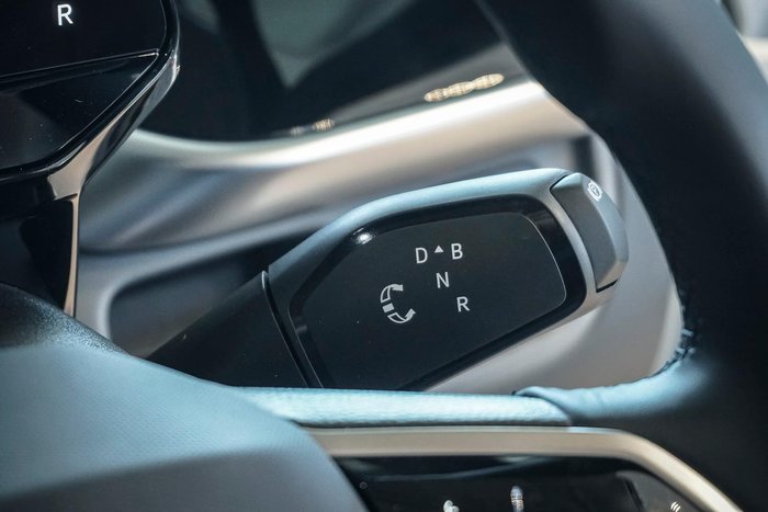 2025 Volkswagen ID. Buzz Pro BEV560