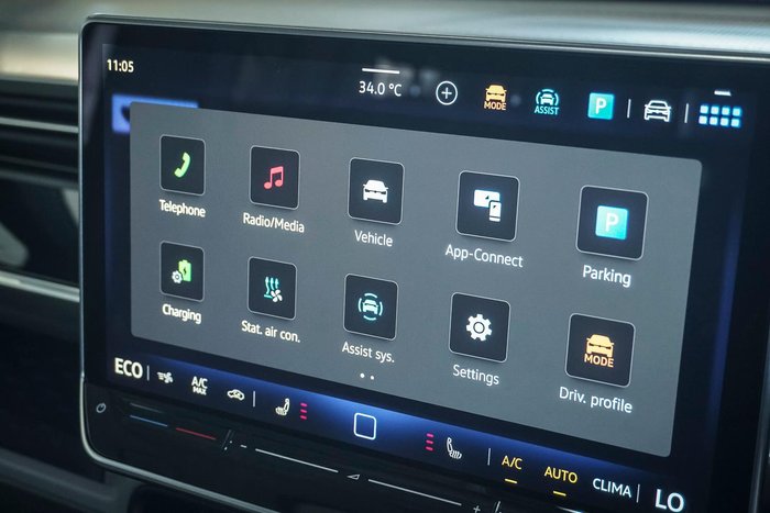 2025 Volkswagen ID. Buzz Pro BEV560