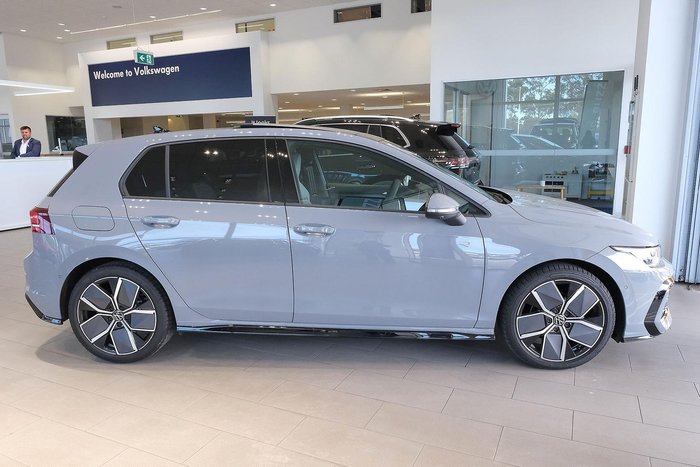 2025 Volkswagen Golf 110TSI R-Line