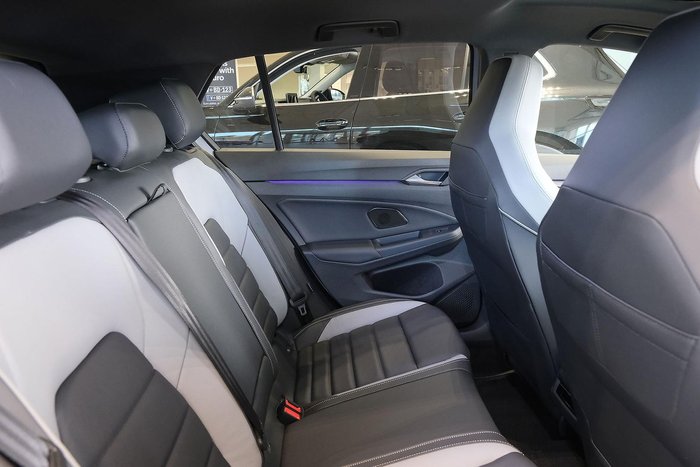 2025 Volkswagen Golf 110TSI R-Line