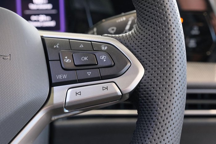 2025 Volkswagen Golf 110TSI R-Line