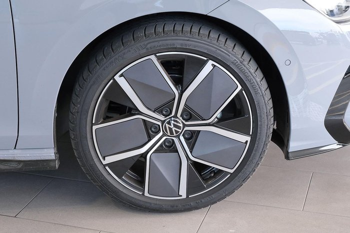 2025 Volkswagen Golf 110TSI R-Line