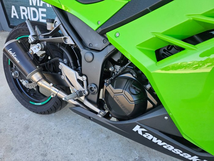 2013 Kawasaki NINJA 300 Green