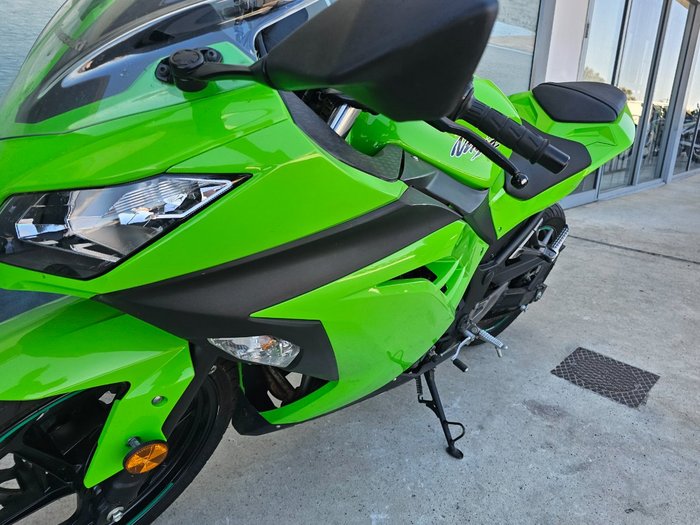 2013 Kawasaki NINJA 300 Green