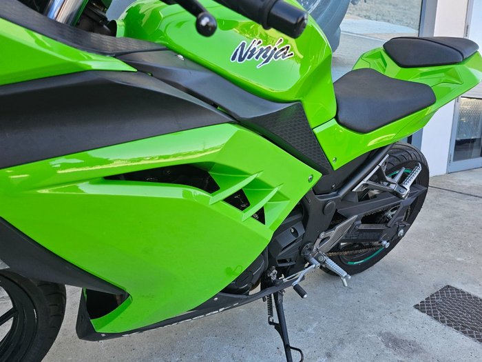 2013 Kawasaki NINJA 300 Green