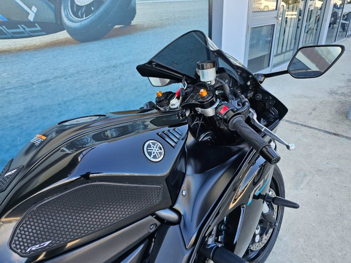 2022 Yamaha YZF-R7LA Black
