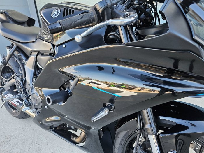 2022 Yamaha YZF-R7LA Black