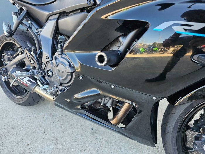 2022 Yamaha YZF-R7LA Black