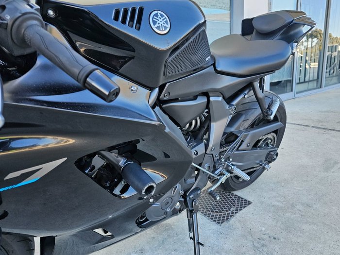 2022 Yamaha YZF-R7LA Black