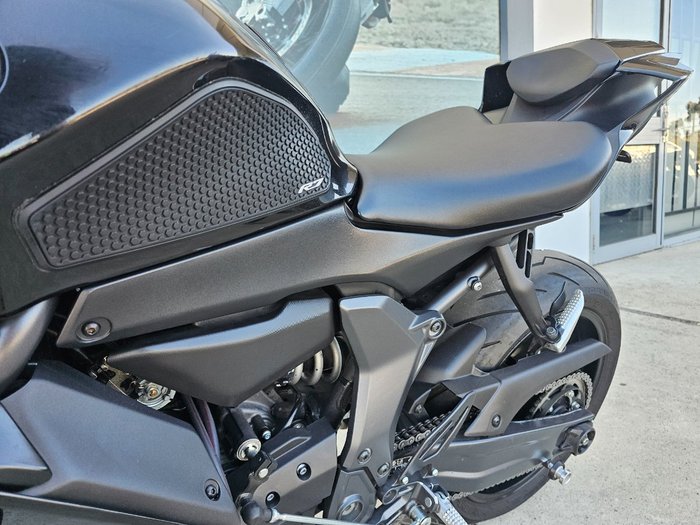 2022 Yamaha YZF-R7LA Black