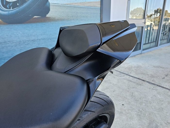 2022 Yamaha YZF-R7LA Black
