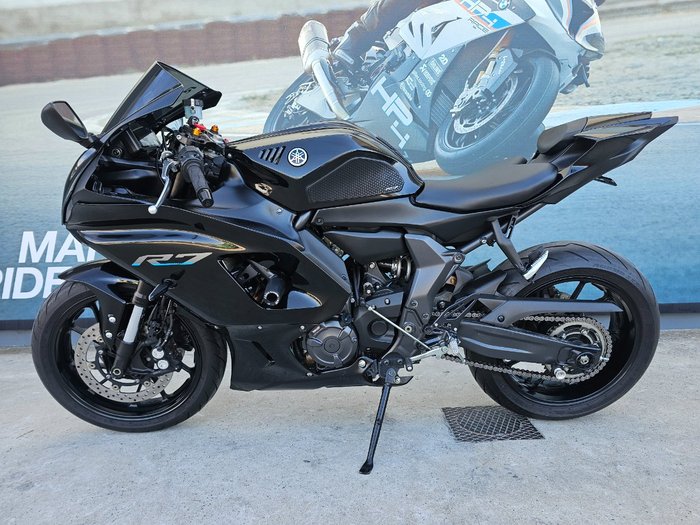 2022 Yamaha YZF-R7LA Black