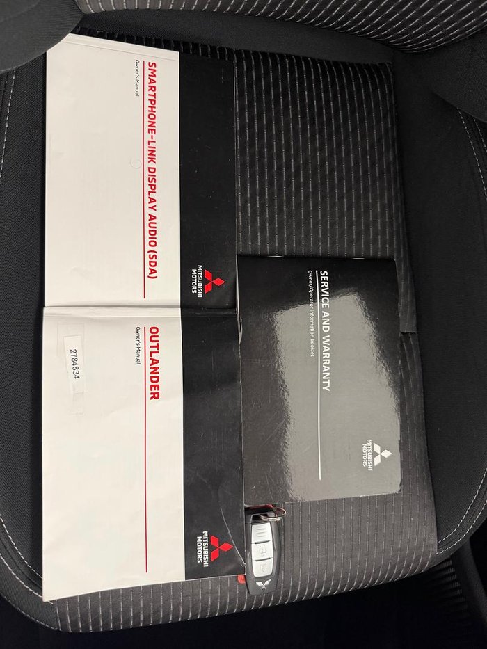 2022 Mitsubishi Outlander ES ZM MY22.5 White